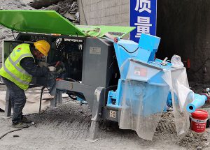 90液壓濕噴機施工現場